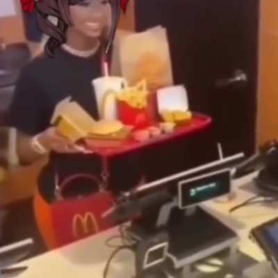 Chiori after reading the Durin Albedo buff