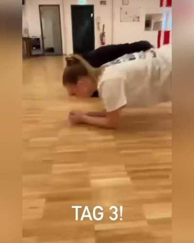 Mal wieder vom Let’s Dance Instagram Account in gewohnter 8K Qualität 🙄