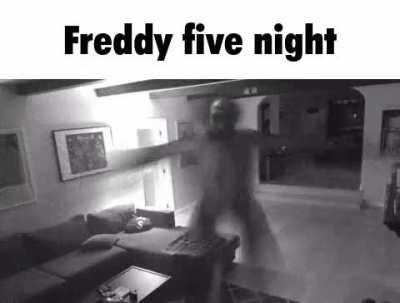 Its scarey but the yello chicken makr my pee per white