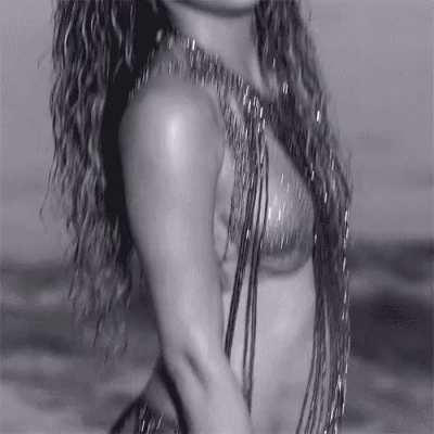 I'd love to see my thick load dripping down Shakira's creamy thighs after I creampie her from behind