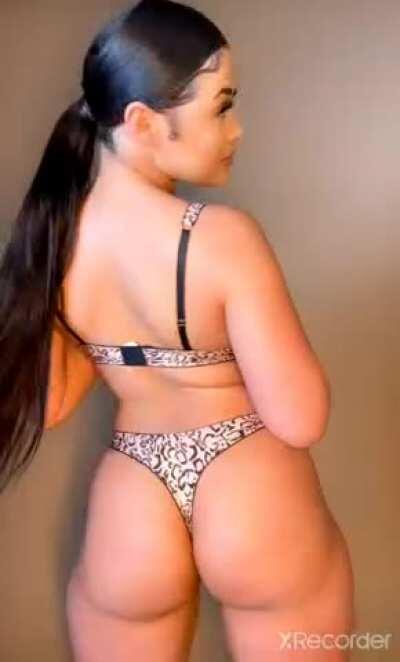 Hot AF😍🔥💦 (Get Her Folder in Comment)👇👇