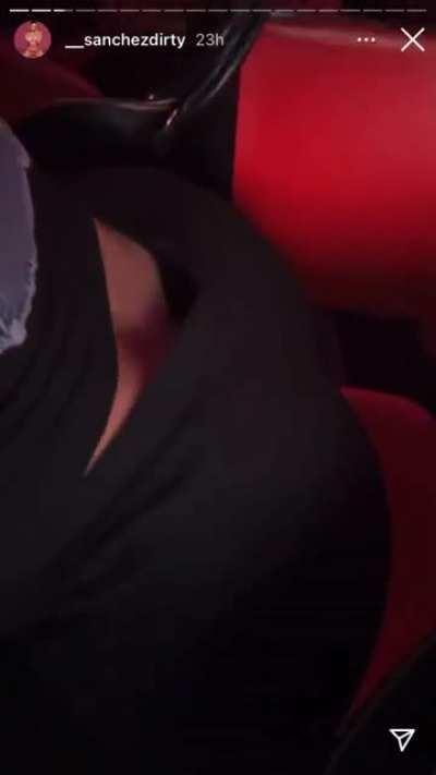 Pregnant mama and her friends 😩