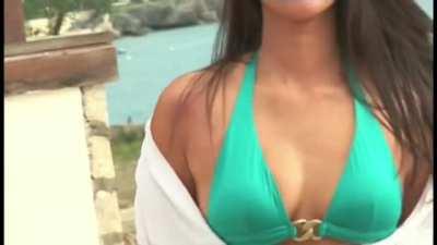 Olivia Munn in bikini