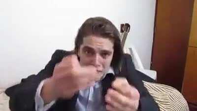 Eu tava no YouTube de boa e acho esse vídeo de 8 anos atras