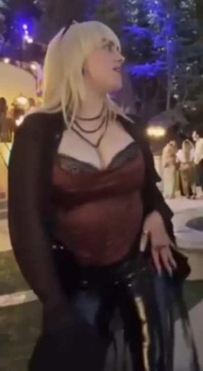 Billie Eilish dancing