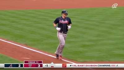 [Highlight] [Highlight] Sean Murphy homers with a broken bat.