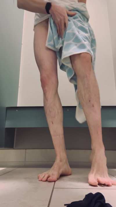 Changing Room Uncut French Dick and feet