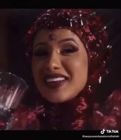 happy new year queens! 🎉