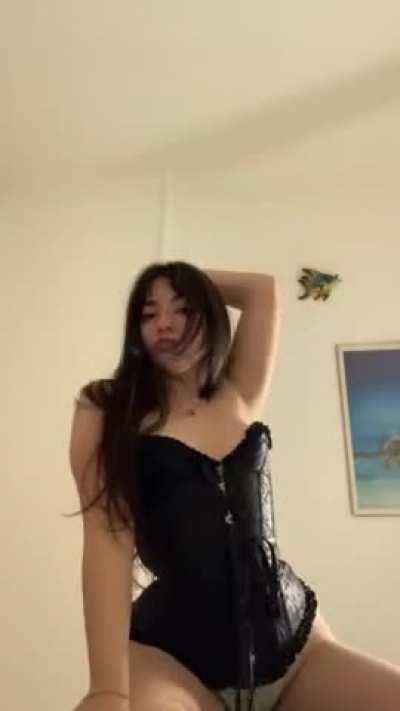 My pussy urgently wants to sit on your face