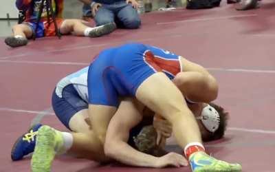 Athletes performing for your pleasure [Not OC]