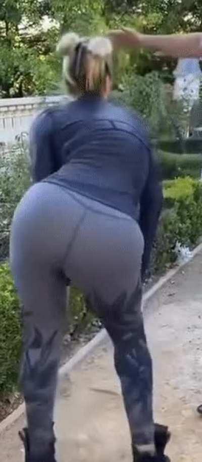 Can someone cover her amazing ass?