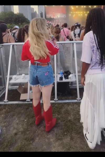 Mckenna Grace’s tight 18 year old ass 🍑