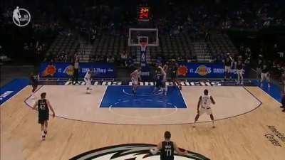 [Highlight] Mann is heated after taking a shot from Cauley-Stein