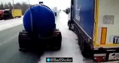 Near Novosibirsk, the driver of the truck in the hospital