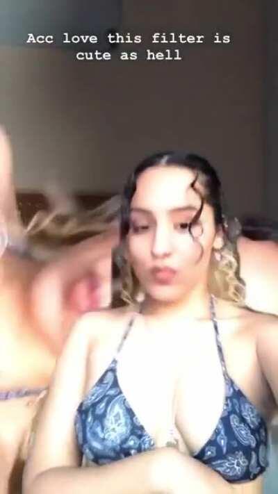 Look at the body on her. Cute tits