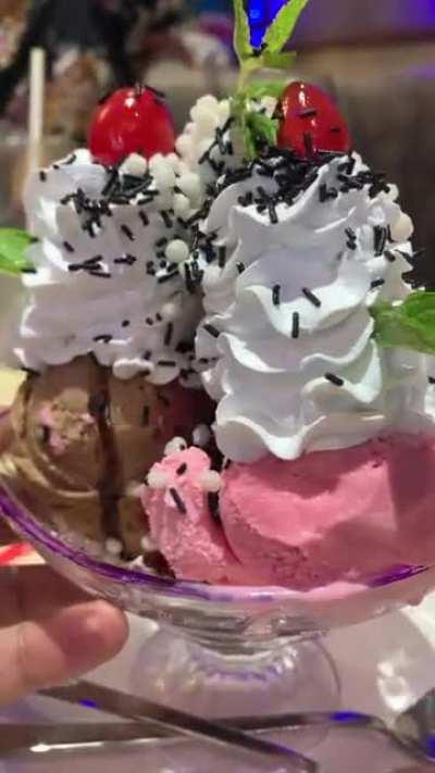 Any Icecream Sundae lovers here ? ❤️❤️
