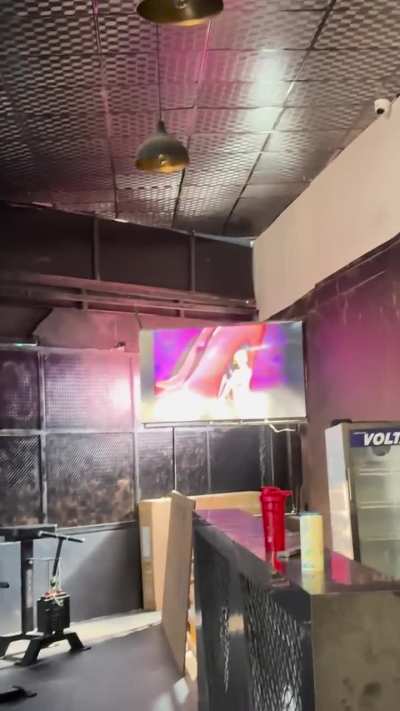 Played pookie song 🎀 at gym during intense workout 🏋️