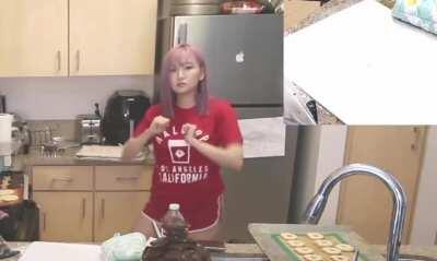 AriaSaki moving those hips