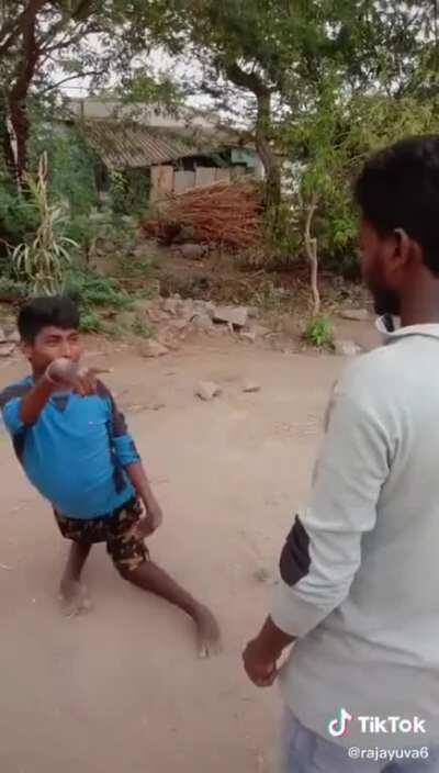 Alguien sabe de que generación es este pokemon y que tipo es?? Gracias de antepito :)