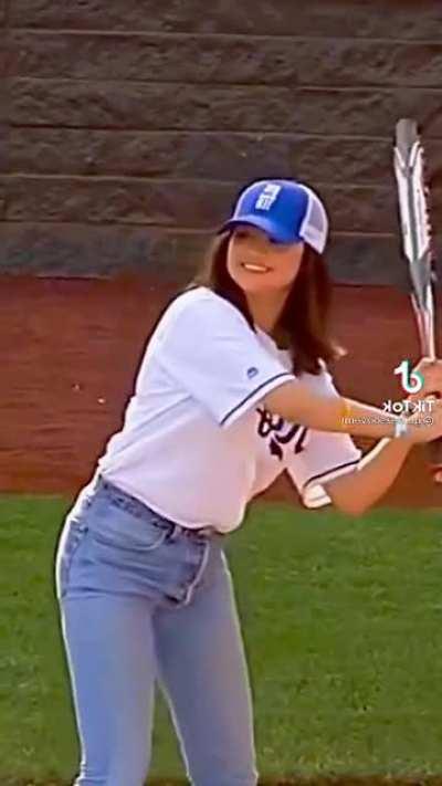 I kiss her between the strikes, she kisses me between the balls..