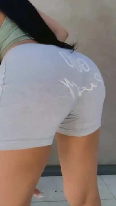 Michaela (@sheismichaela)