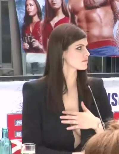 Alexandra daddario