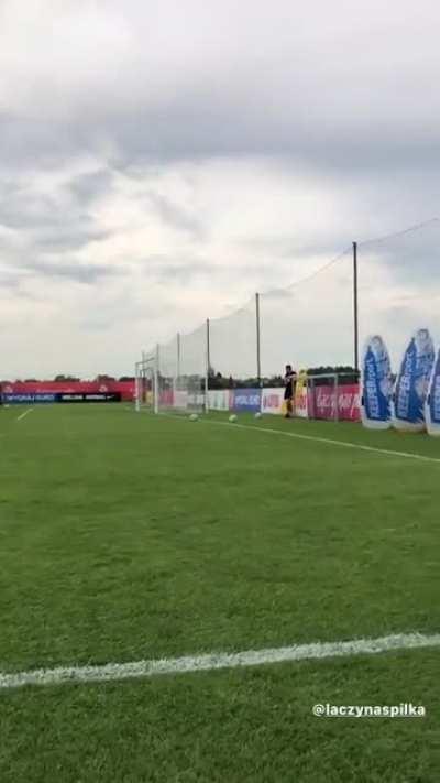 Lewandowski shows off his technique before the Euro.