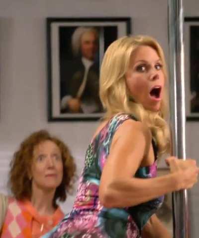 Cheryl Hines (Suburgatory)