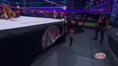 Lady Maravilla returns to AAA for the first time since July different angle, she instantly attacks Faby Apache and Natalya after their win vs Las Toxicas. After, she made a challenge to Natalya, Lola Vice and Faby Apache to face Las Toxicas in a match at 