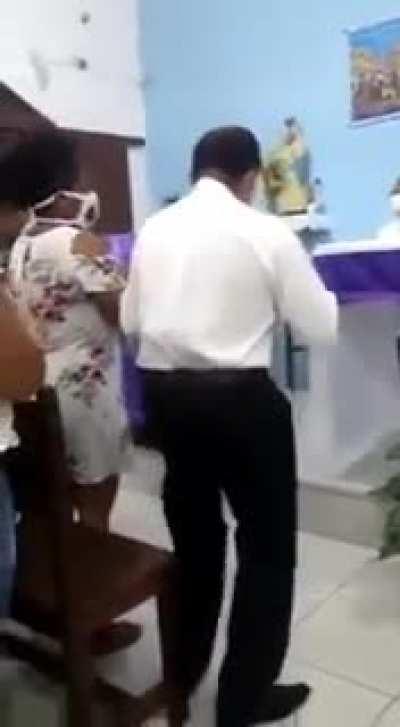 Yo por eso no voy a misa...