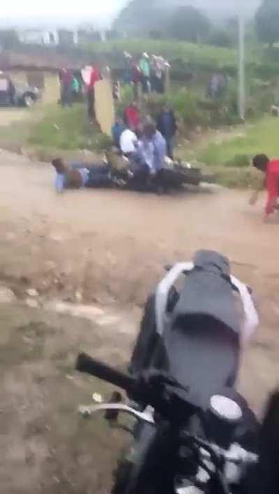 Trifulca callejera en Mi Guate!