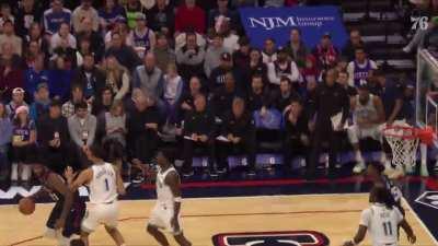 [Highlight] Embiid secures his 12th straight 30pt/10reb game, the most since the NBA/ABA merger with this +1 Slam.