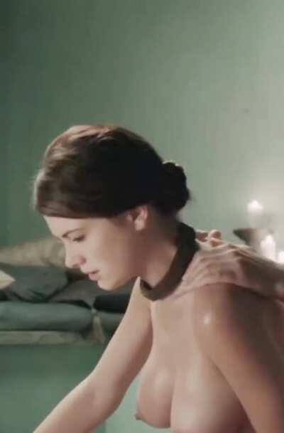 Laura Surrich Pregnant Body In Spartacus