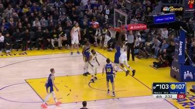 [Highlight] Draymond cuts off Conley's drive and then stonewalls Vanderbilt cutting for the dunk and flexes on him