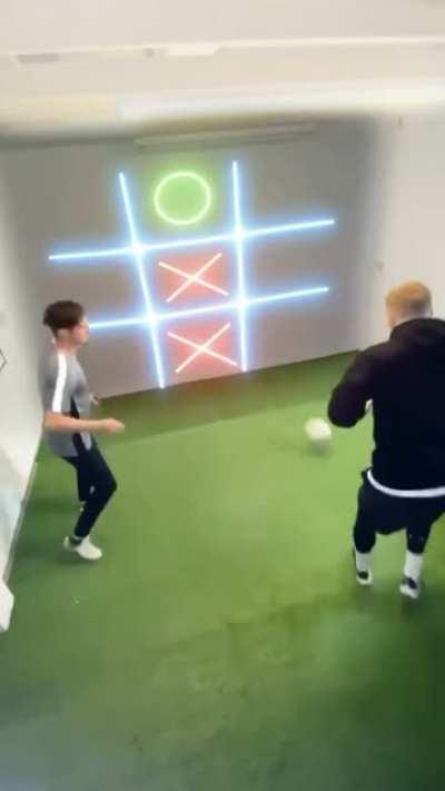 Современные крестики-нолики выглядят круто. Ждем морской бой