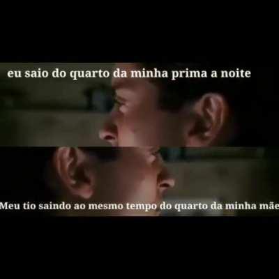 Mufinha saindo do quarto da mayumi/Greninja saindo do quarto da loirinha