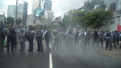 Hong Kong 1 th July Morning, a clash between the police and the people around Legislative Council Complex part b