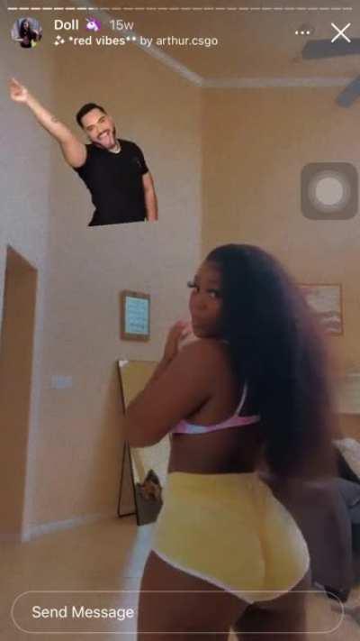 Sub Reddit @Thad0llja1_