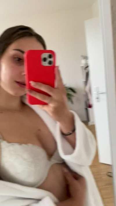 Deleted because someone said I was ugly... reuploaded because I love myself 😊