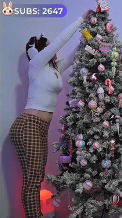 Que buena que esta con unos kilitos de mas 🔥🔥🔥🔥