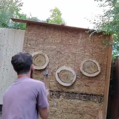 This guy's knife throwing skills