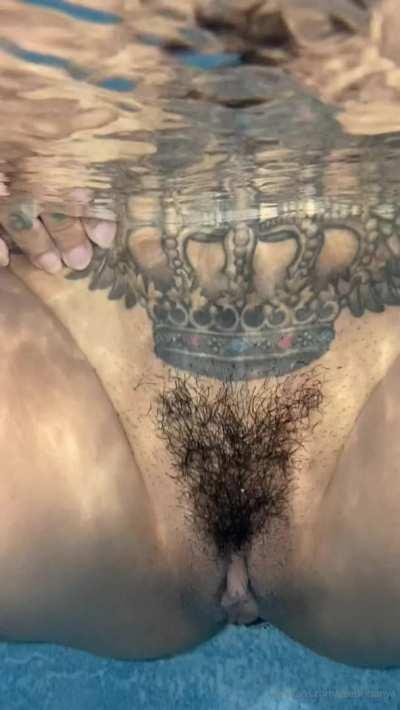 Br!tt@ny R@z@vi💦🔥Grab her folder in comment🥵🍑💋