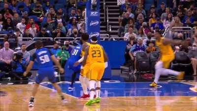 [Highlight] Hassan Whiteside obliterates Terrence Ross' dunk attempt with an aggressive rejection