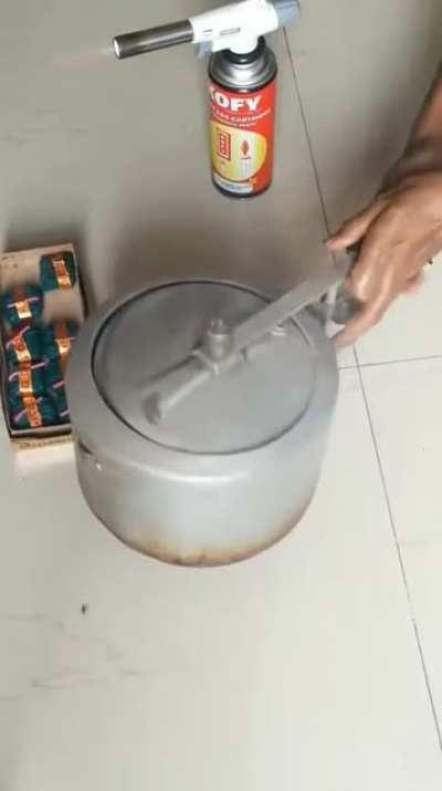 WCGR Trying to Blow Up Firecrackers inside Pressure Cooker
