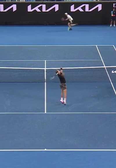 Andy Murray stays on the ball at the Australian Open