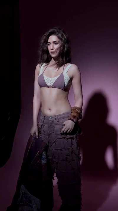 Kriti Sanon Hottest Photoshoot 🔥😍