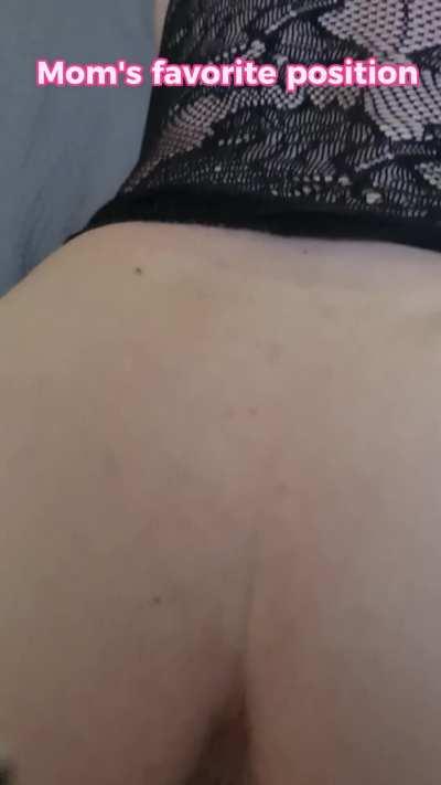 Mom likes to get fucked from behind