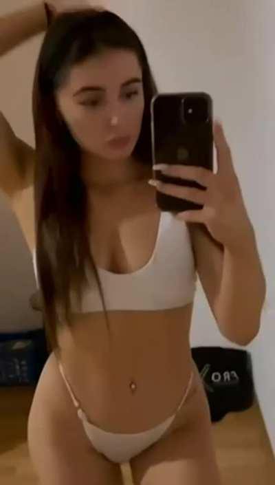 Nerdy college student, would you smash? (OC)