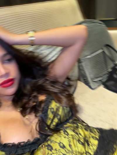 the face or the bulge? which would u kiss first, right answers only🙈🧸