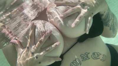 It’s almost summer so that means tits out in the pool